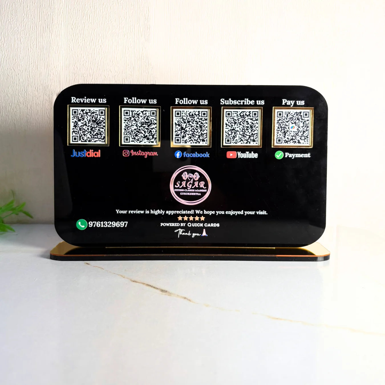 5 QR Horizontal black Digital Stand