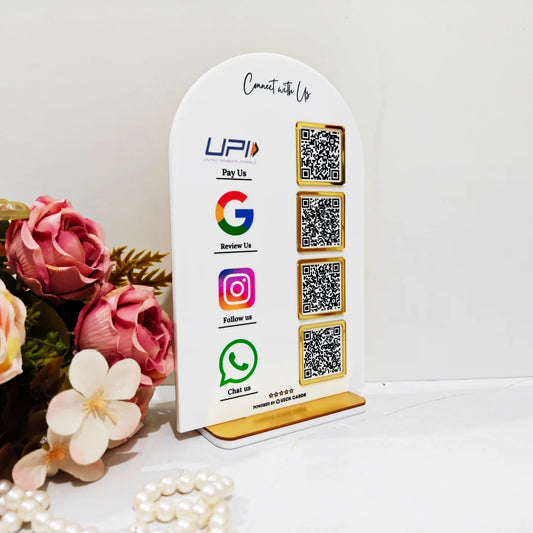 4 QR semi round Standee